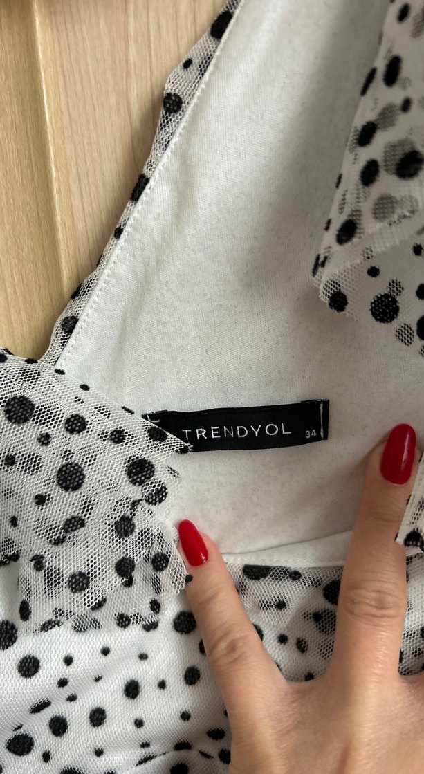 Puantiye Desenli V Yaka Mini Elbise - Görsel 3