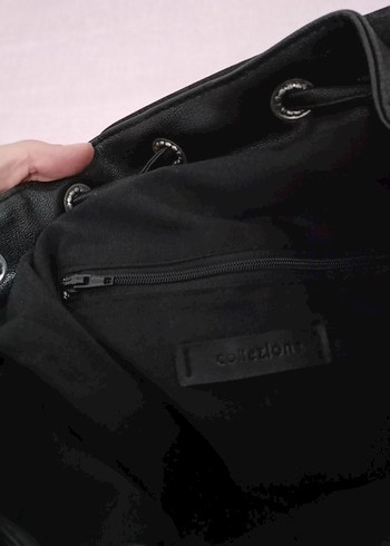 Siyah Deri Tokalı Kadın Sırt Çantası - Görsel 5