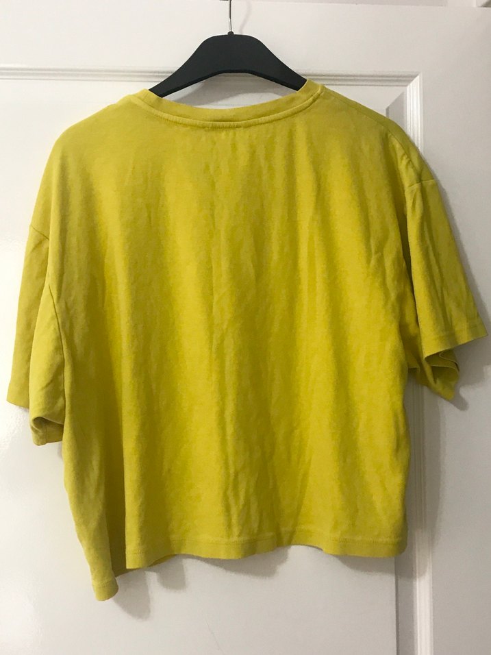 Sarı Baskılı Kadın Tişörtü - Görsel 2