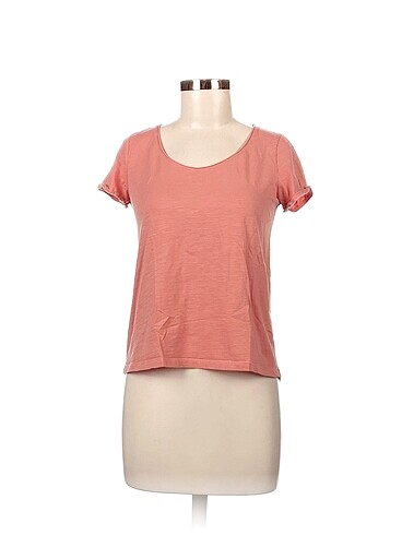 Defacto T-shirt %70 İndirimli.