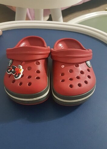 crocs terlik