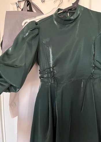 Uzun Parlak Yeşil Gotik Elbise