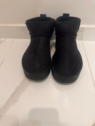 Ugg siyah