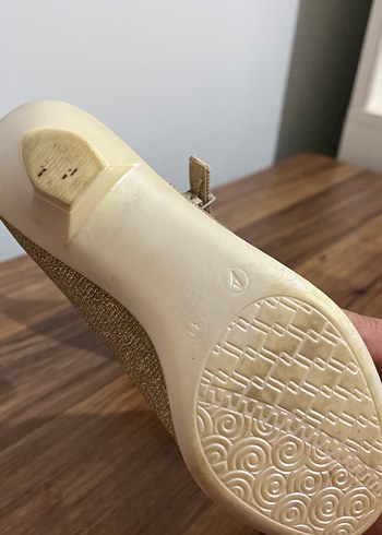 Kız Çocuk Parlak Altın Tokalı Babet - Görsel 4