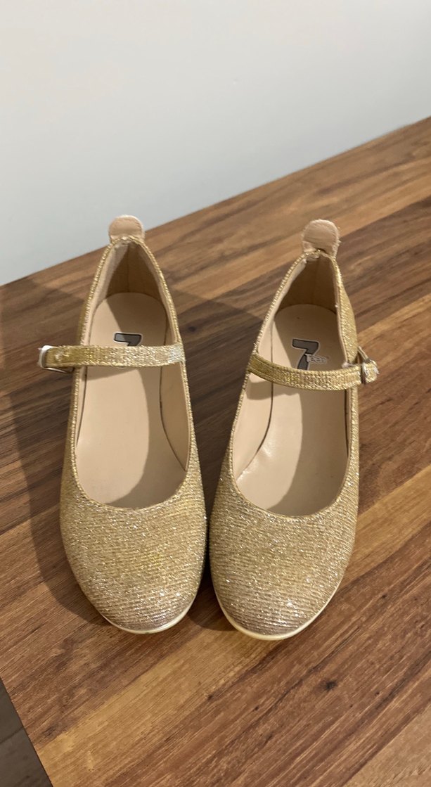 Kız Çocuk Parlak Altın Tokalı Babet - Görsel 2