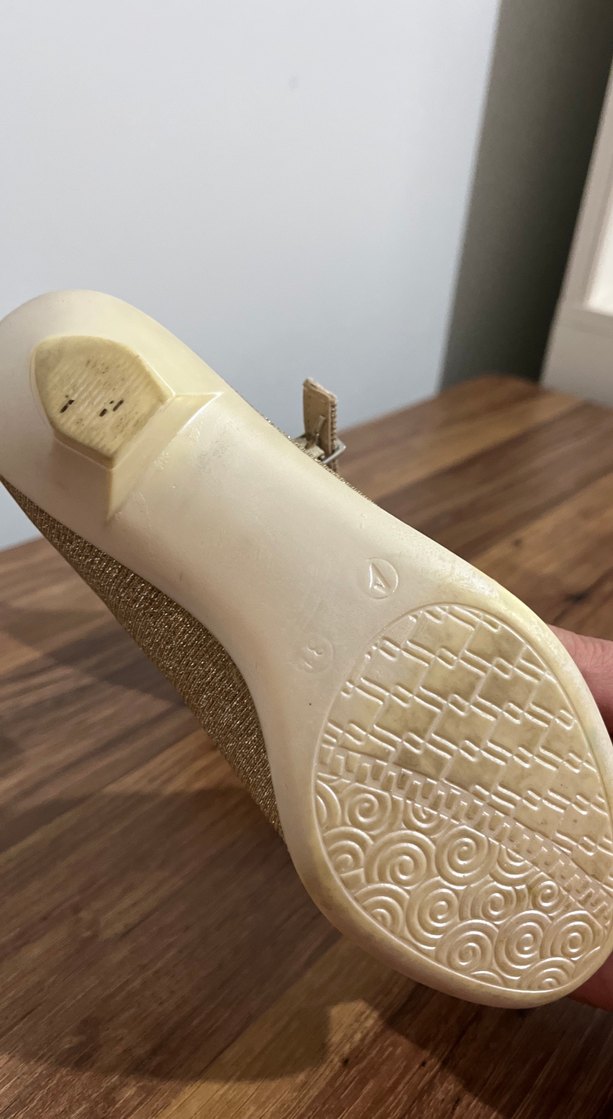 Kız Çocuk Parlak Altın Tokalı Babet - Görsel 4