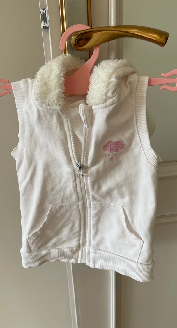 Kız Çocuk Beyaz Kürklü Kolsuz Yelek - Görsel 2