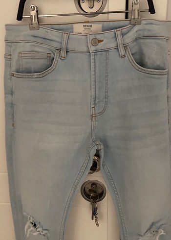 31 Beden Erkek mavi Yırtık Dizli Sıkı Jean