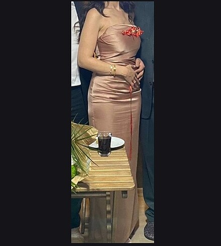 Açık kahve saten elbise - Görsel 2