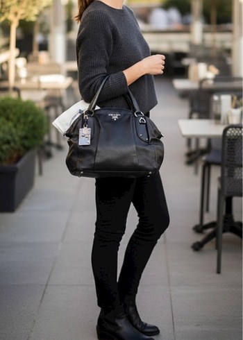 orjinal Prada black vitello daino leather zip - Görsel 8