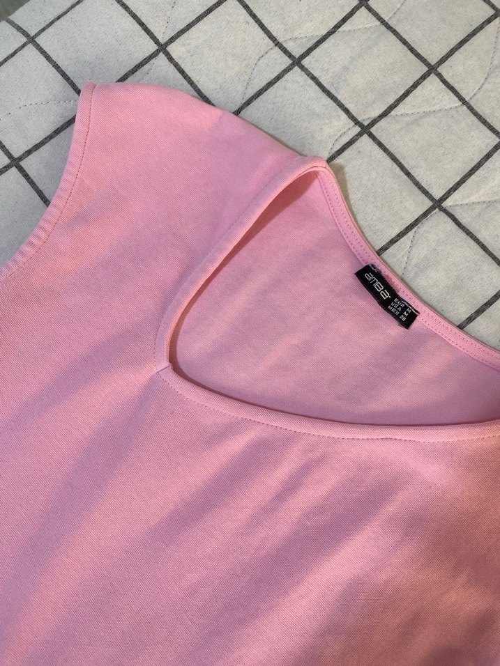 Pembe V yaka Sıfır kol Crop/Tişört - Görsel 2