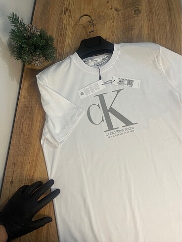 m Beden Calvin klein thsirt