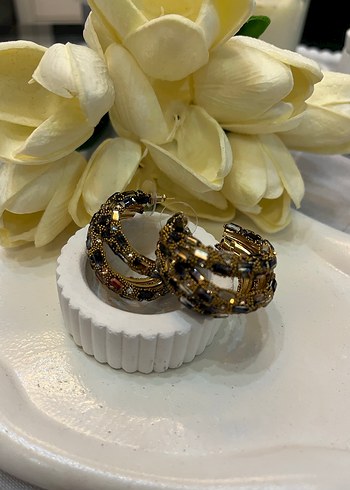 Mini Boncuklu Altın Renkli Zarif Küpeler - Görsel 4