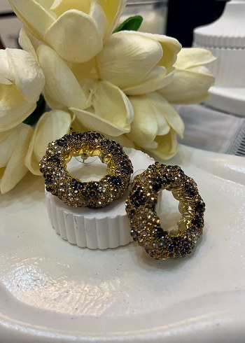 Parlak Yılan Desenli Mini Altın Küpe - Görsel 3