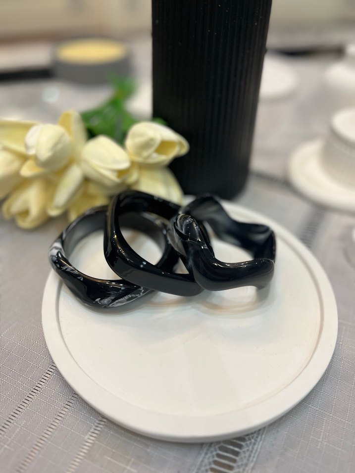 Siyah bileklik - Görsel 3