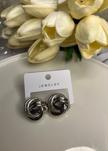 Klasik Gri Mini Küpeler - Görsel 3