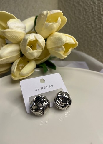 Mini Gri Düğmeli Küpeler - Görsel 4