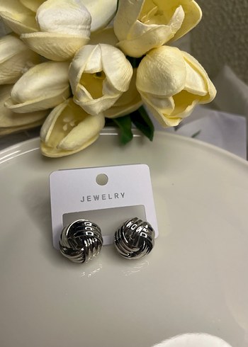 Mini Gri Düğmeli Küpeler - Görsel 2