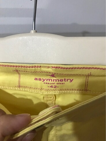 Asymmetry Kot etek