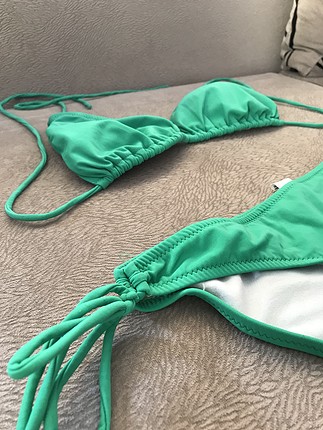 Yeşil bikini 