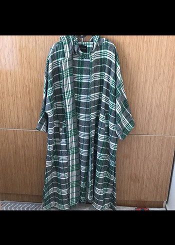 Yeşil Gri Ekose Desenli Sokak Stili Bornoz