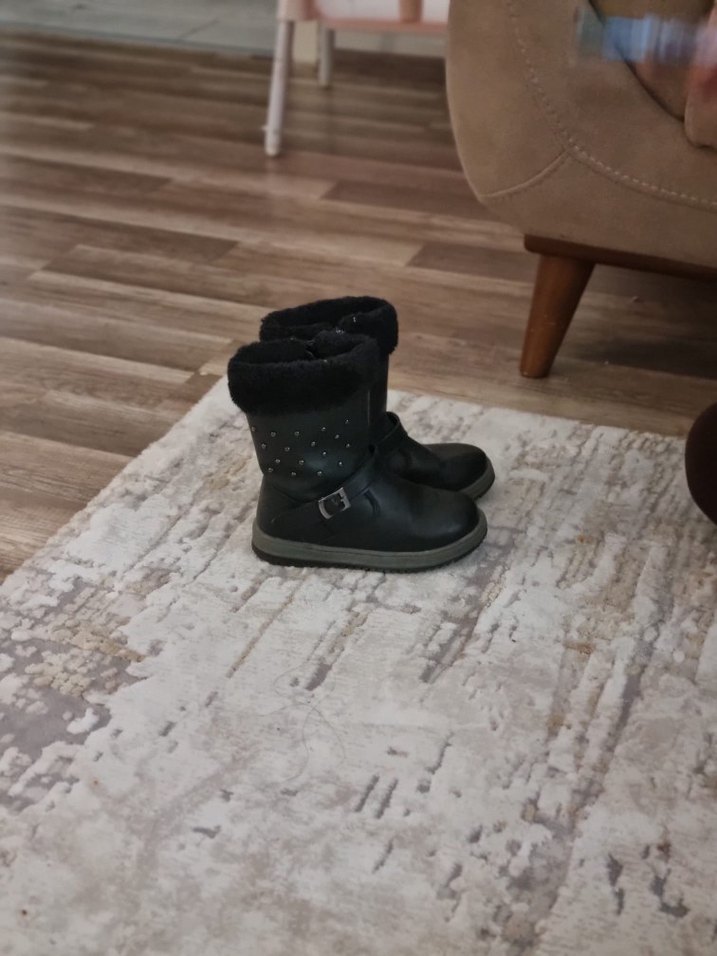 Kız Çocuk Siyah Tokalı Kauçuk Bot - Görsel 2