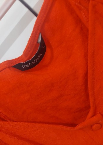 Düğmeli Kırmızı V Yaka Midi Keten Elbise - Görsel 3