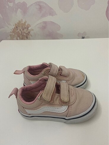 Kız bebek vans