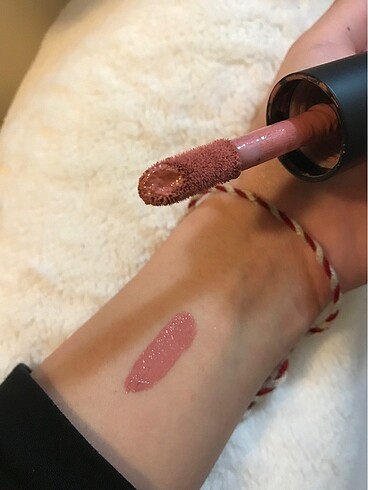 Beden pembe Renk revolution matte bomb likit ruj gloss