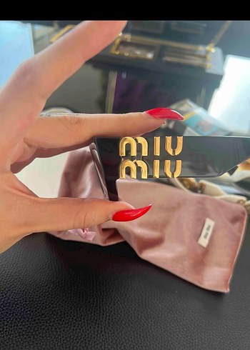 Miu Miu Kadın Siyah Kemik Cat Eye Güneş Gözlüğü - Görsel 4