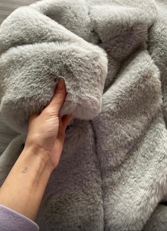 Beyaz Kürk Detaylı Kısa Kadın Mont - Görsel 3