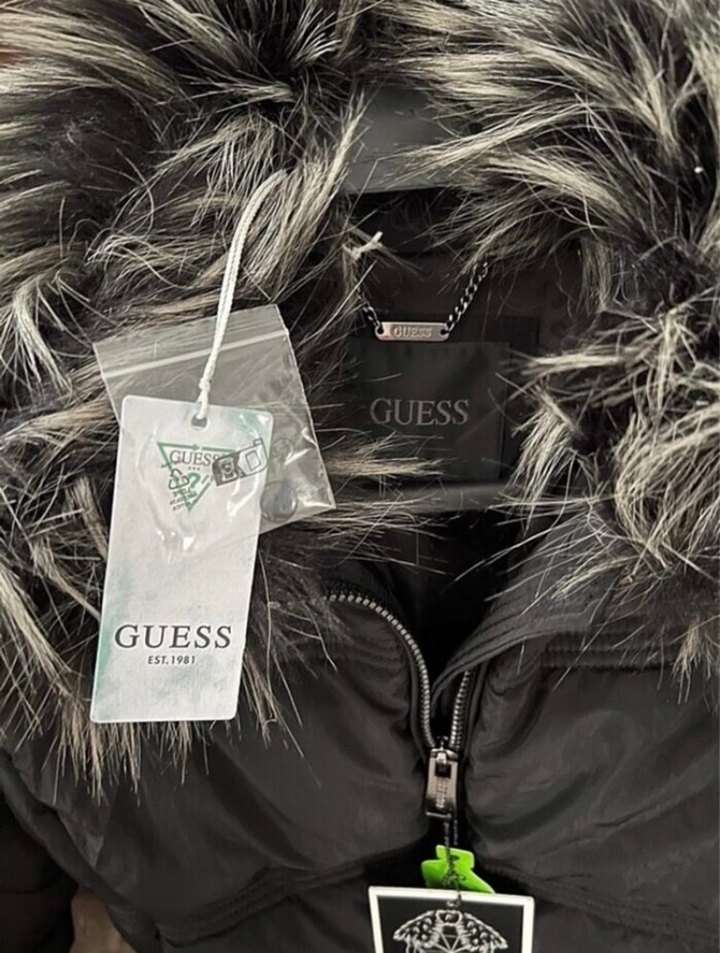 Guess Siyah Kürklü Kadın Kışlık Mont - Görsel 3