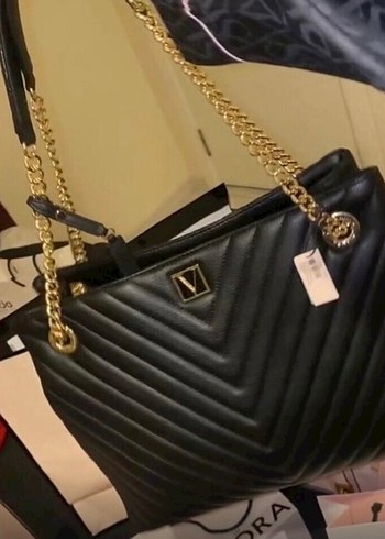 Victoria's Secret Zincir Detaylı Siyah Deri Çanta - Görsel 2