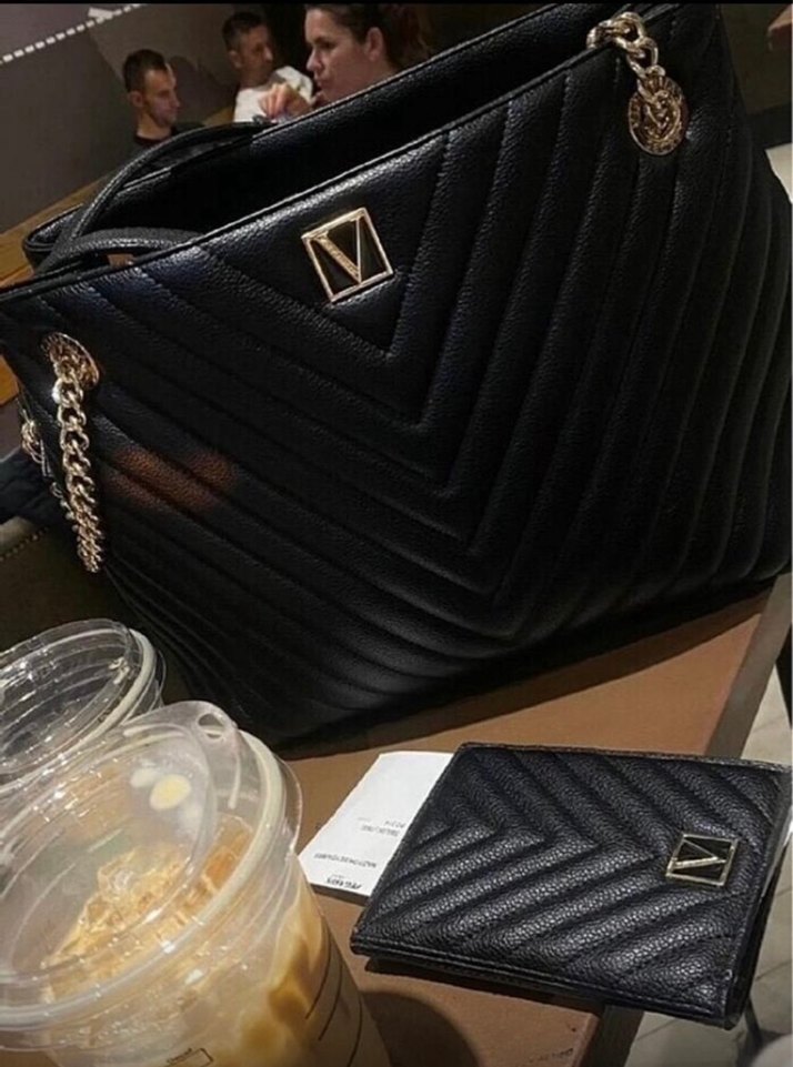 Victoria's Secret Zincir Detaylı Siyah Deri Çanta - Görsel 3