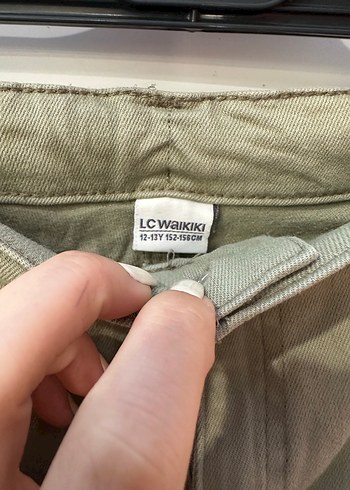 LC Waikiki Kız Çocuk Kamuflaj Desenli Kemerli Pantolon