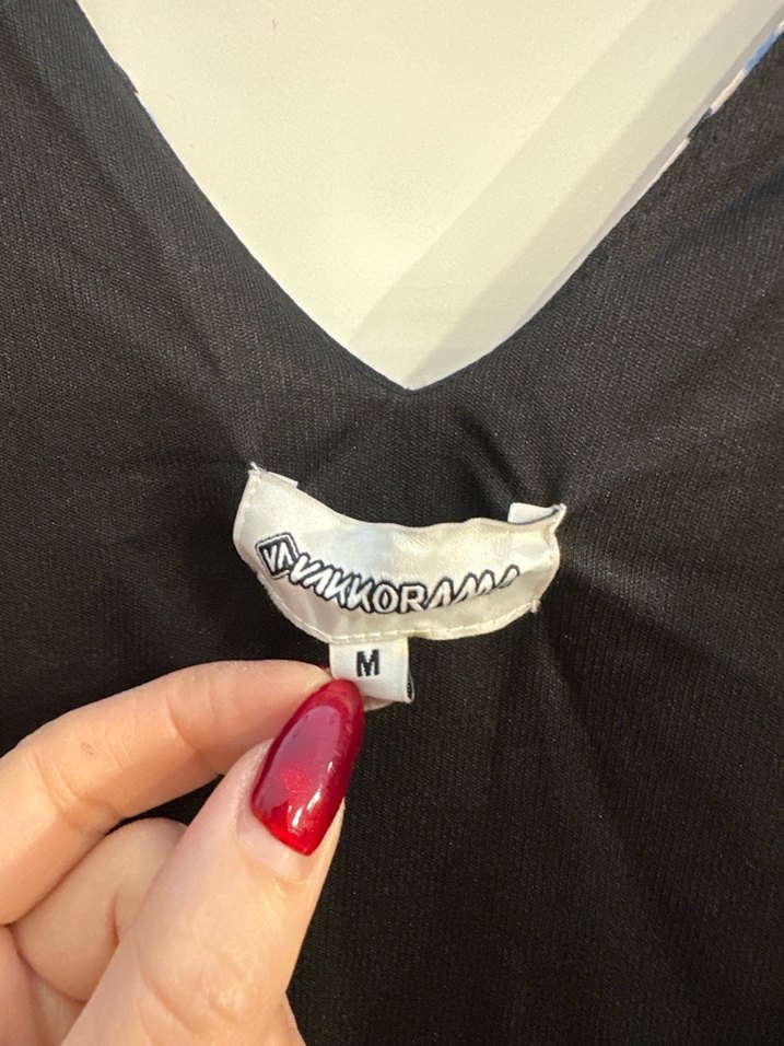 Gri Yılan Desenli Uzun V Yaka Elbise - Görsel 3