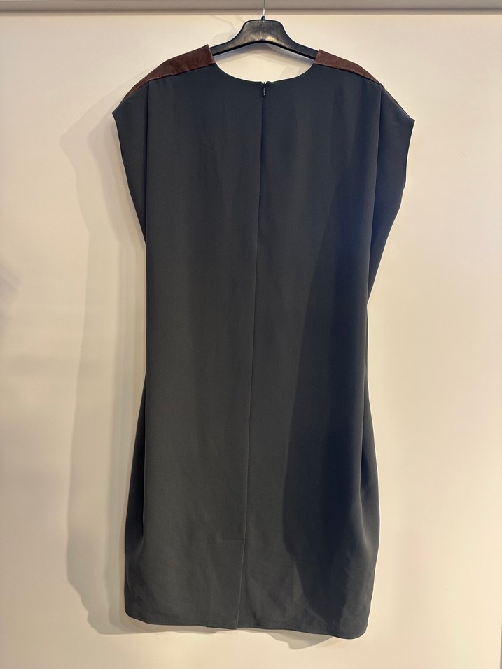 Siyah V Yaka Kolsuz Uzun Elbise - Görsel 3