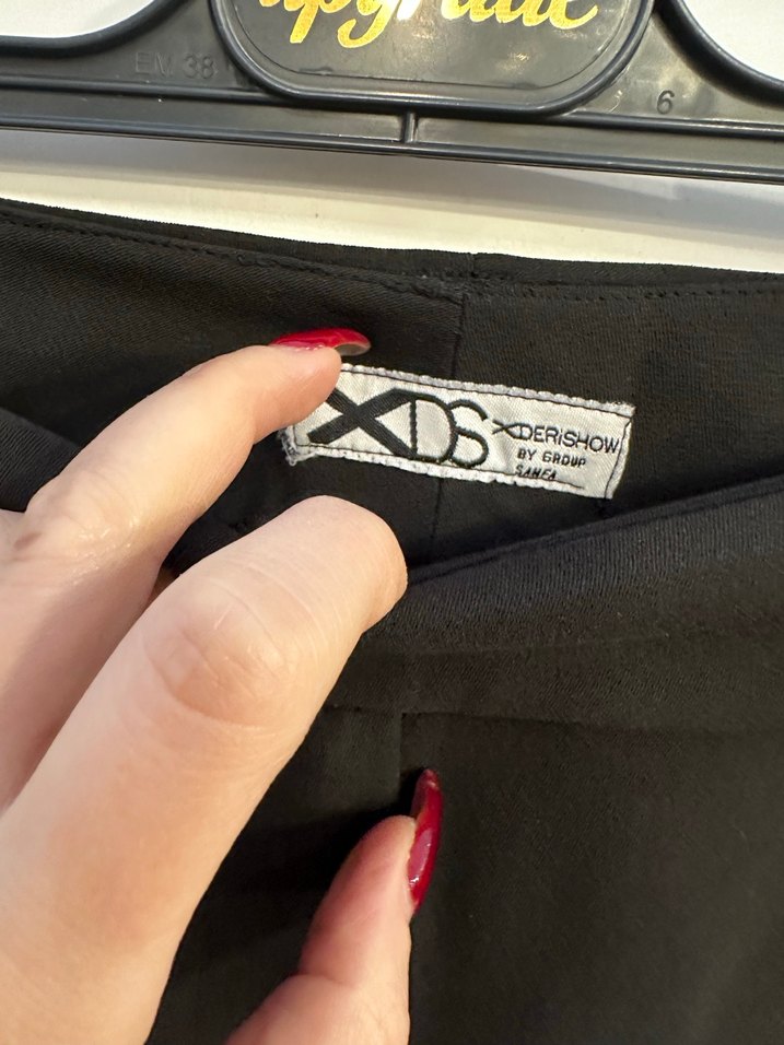 Kadın Siyah Mini Kumaş Pantolon - Görsel 2