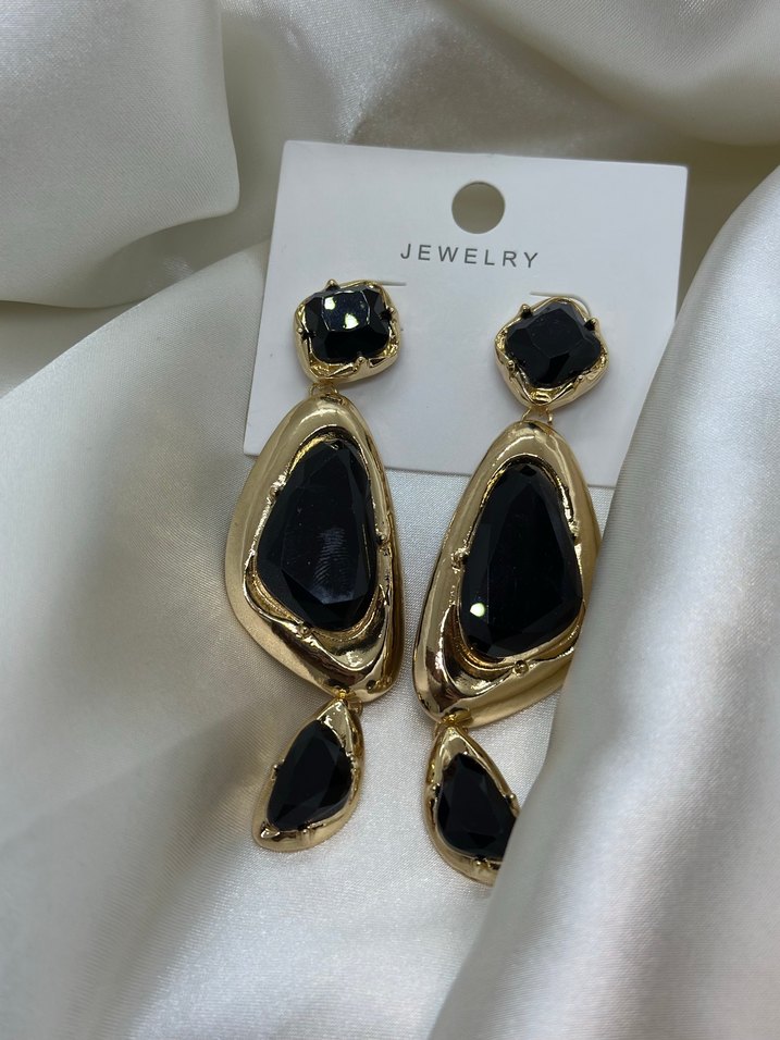 Koyu Altın Renkli Uzun Boncuklu Küpe - Görsel 2