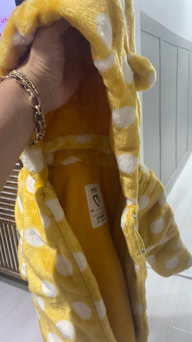 Sarı Kapüşonlu Puantiyeli Kız Çocuk Ceketi - Görsel 2