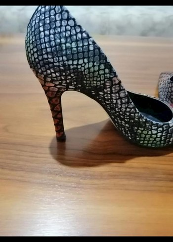 37 Beden Kahverengi Yılan Desenli Stiletto Topuklu
