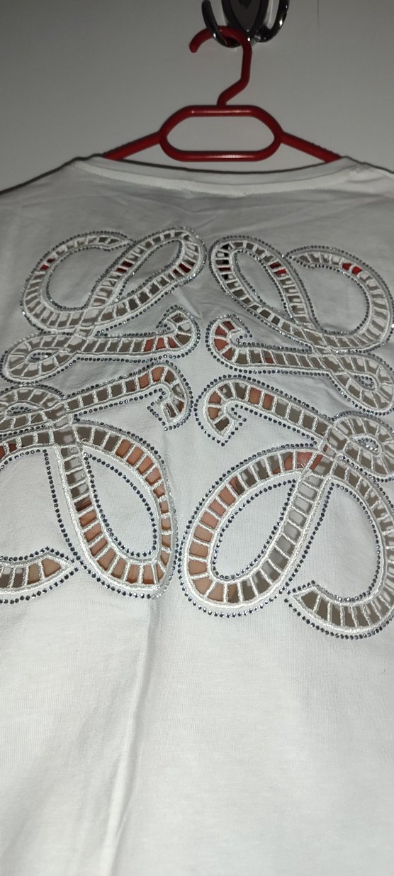 Beyaz Sırt ve Ön Taş Detaylı Kadın Tshirt - Görsel 3