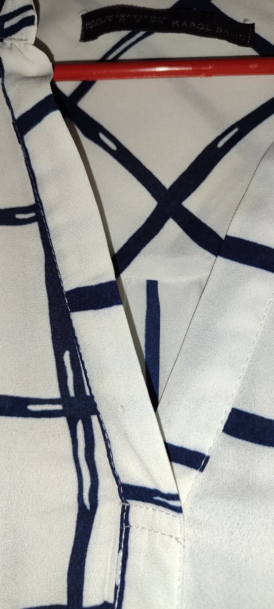 Beyaz Ekoseli V Yaka Kadın Gömlek - Görsel 5