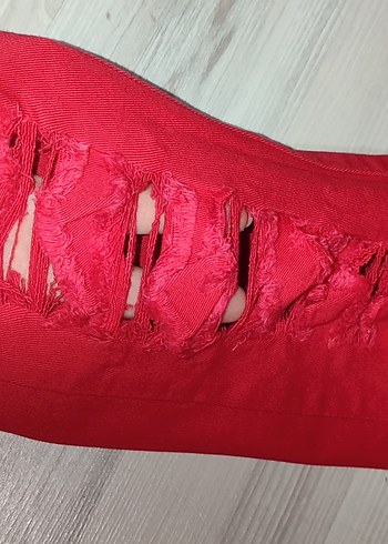 Kırmızı Yırtık Pantolon - Görsel 6