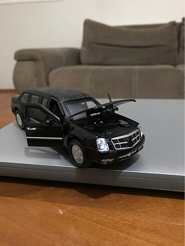 Beden Metal araba cadillac