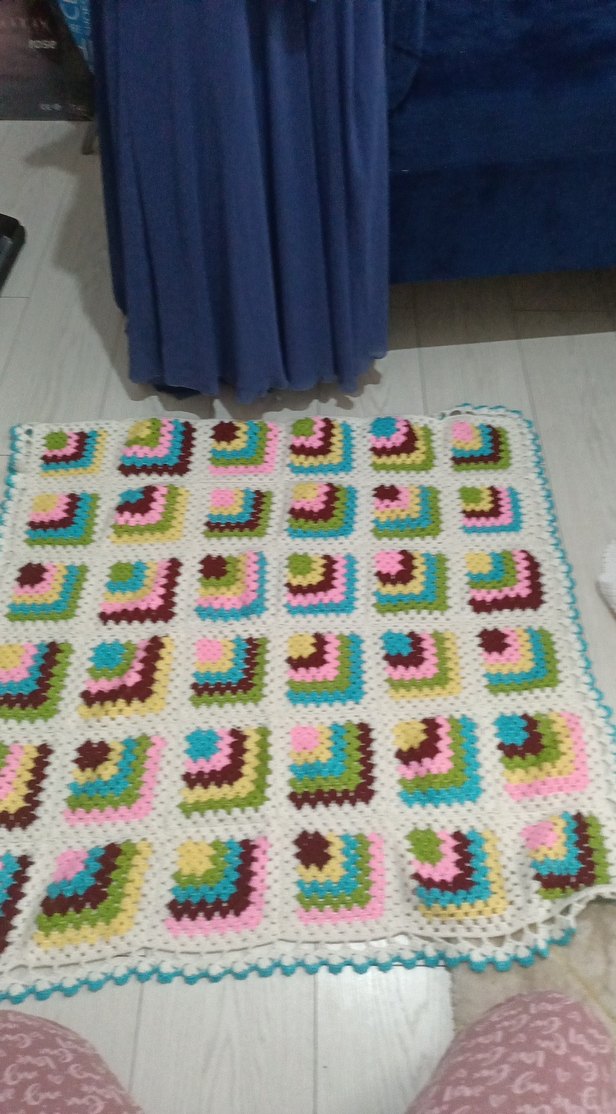 Renkli Örgü Desenli Battaniye - Görsel 2