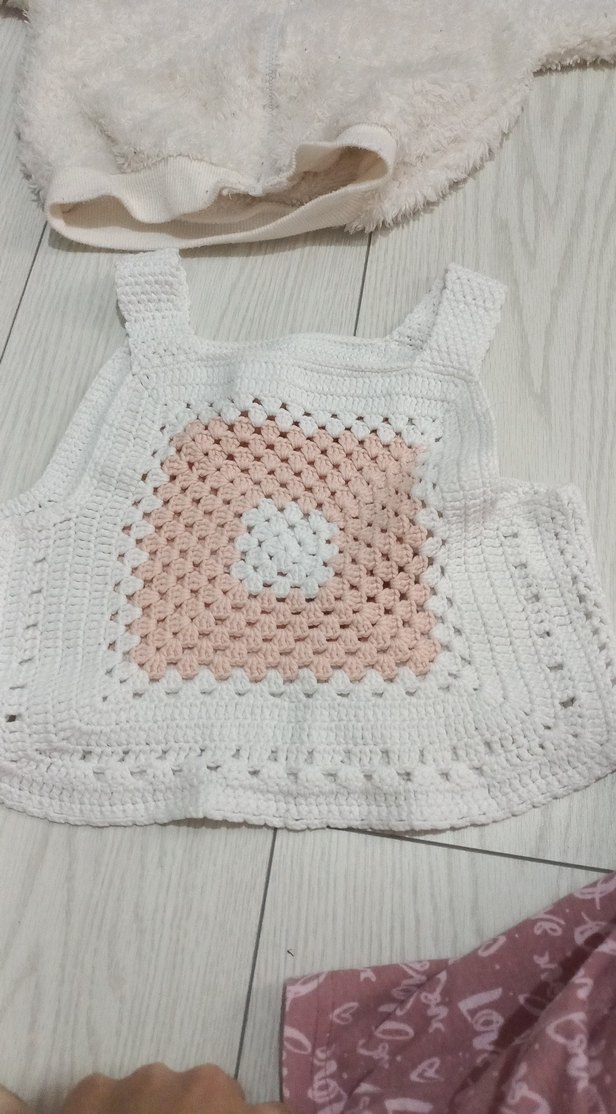 Nakışlı Beyaz Bebek Önlüğü - Görsel 2