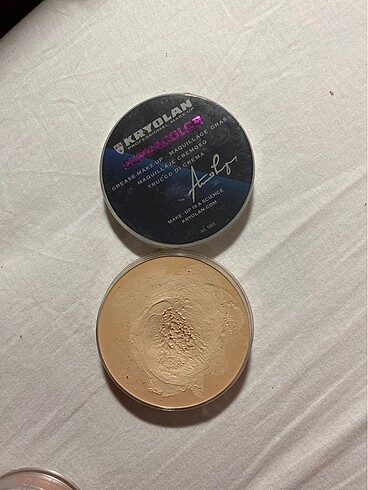 2 adet Kryolan fondöten , Gr stick fondoten 03