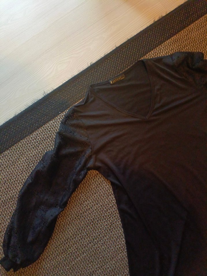 Siyah V Yaka Uzun dantel kollu , diz üzerinde - Görsel 2