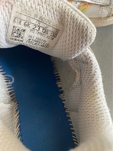 23 Beden Adidas spor ayakkabı